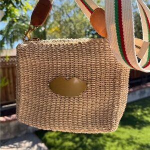 Clare V. Lips Midi Sac Stylish Crossbody
Woven Bag with Gold Kiss Accent NWT